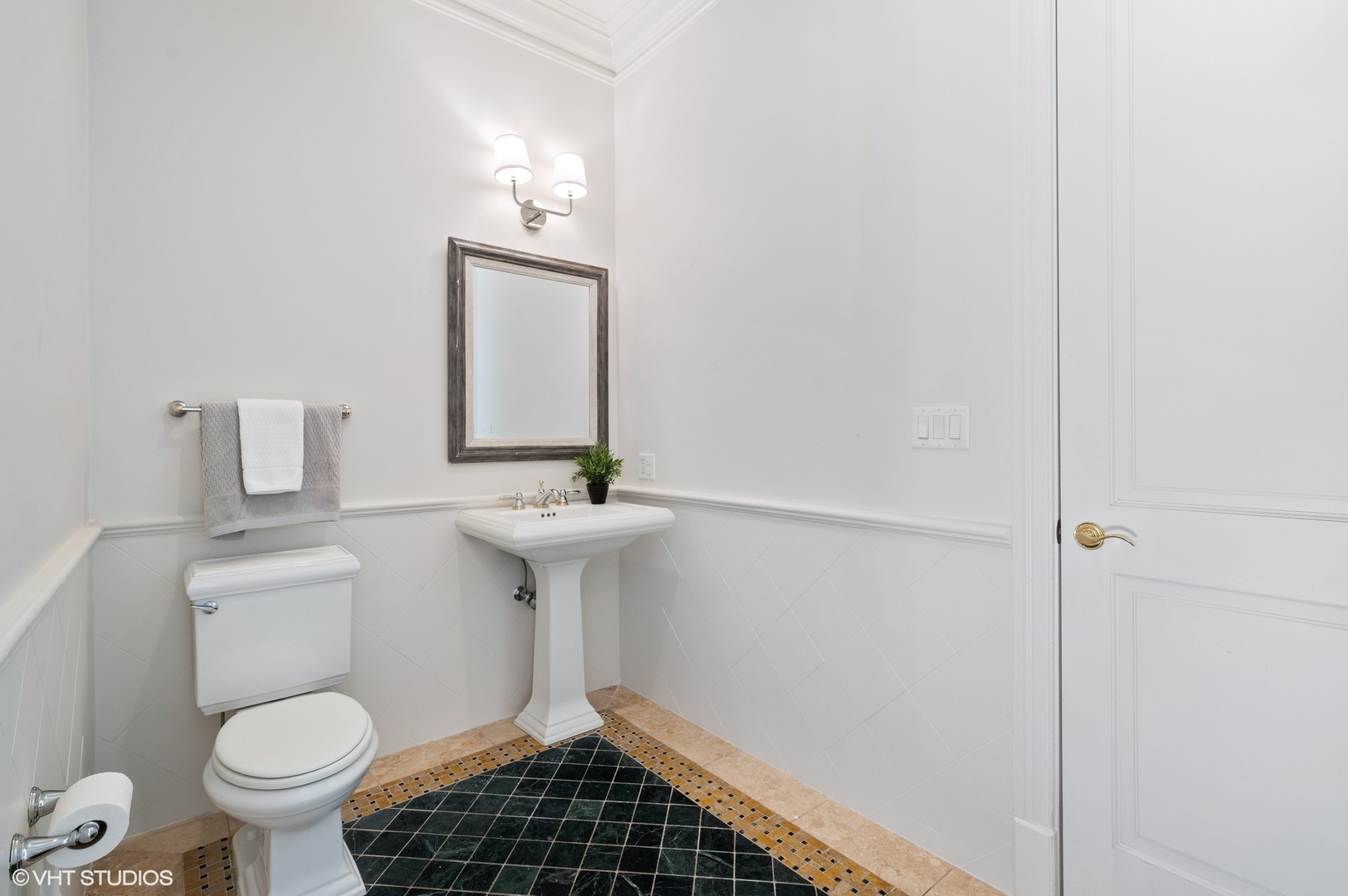 679 Hill Road Winnetka, IL 60093 - Photo 23 of 68