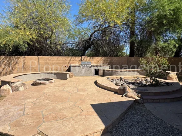 $2,150 | 2602 East Beautiful Lane, Phoenix, AZ 85042
