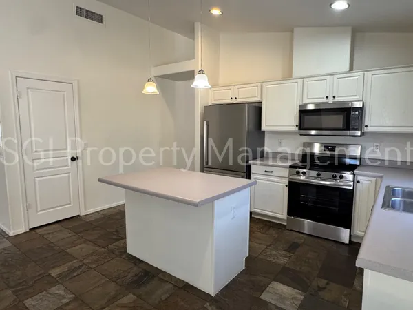 $2,150 | 2602 East Beautiful Lane, Phoenix, AZ 85042