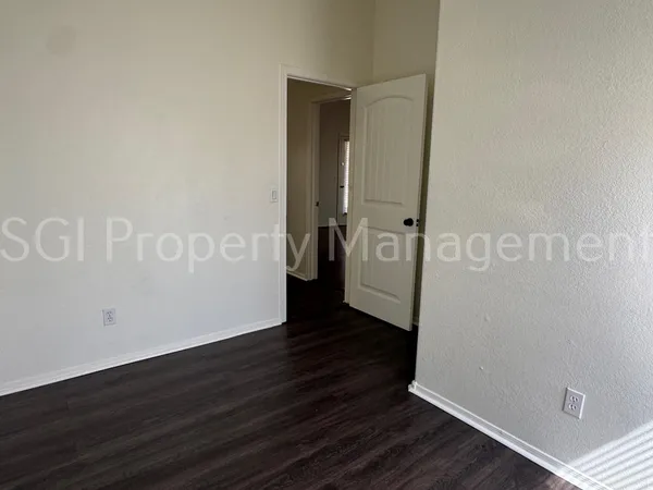 $2,150 | 2602 East Beautiful Lane, Phoenix, AZ 85042