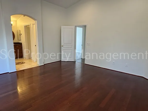 $2,150 | 2602 East Beautiful Lane, Phoenix, AZ 85042