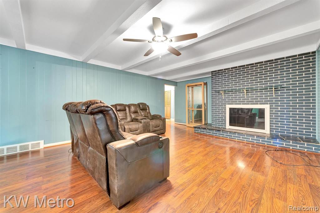 7380 Villamuer Road West Bloomfield, MI 48322 - Photo 17 of 59