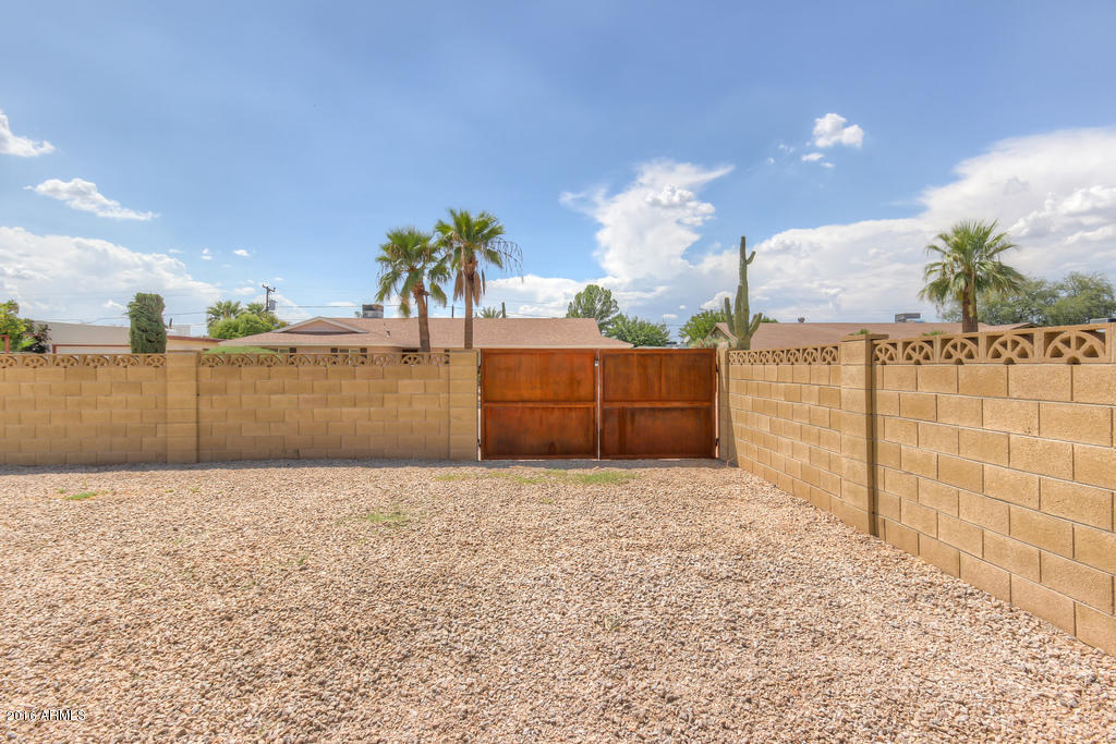 3416 East Cochise Road Phoenix, AZ 85028 - Photo 14 of 43 RV Gate and Parking