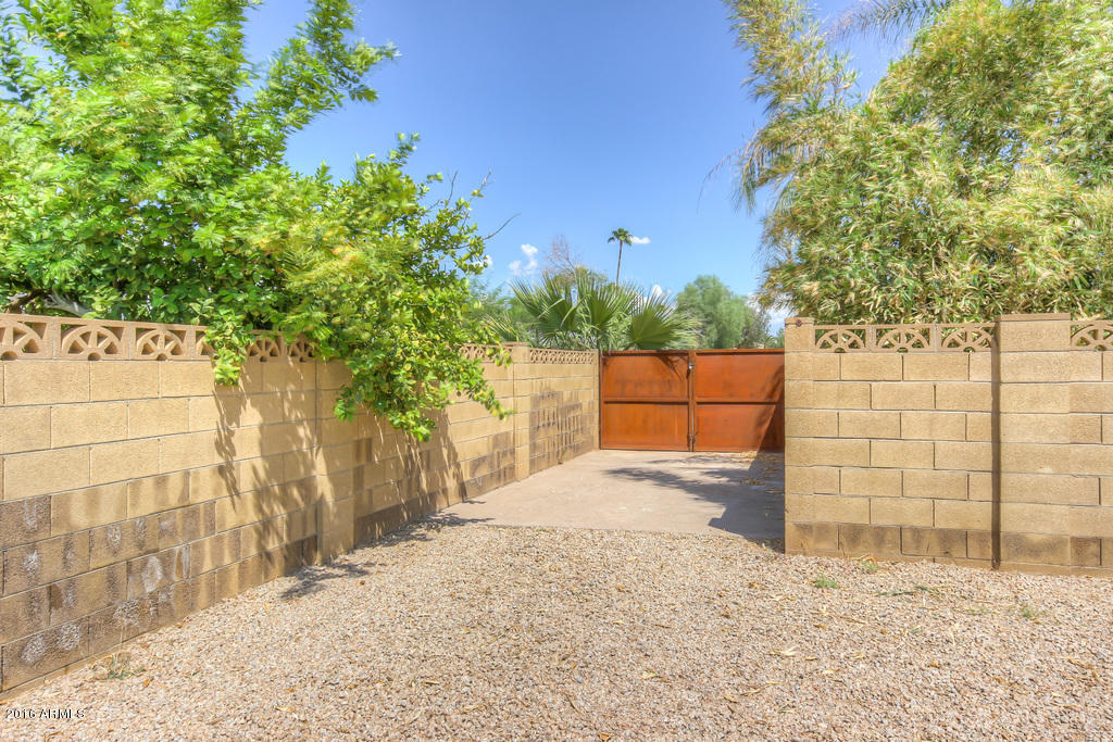 3416 East Cochise Road Phoenix, AZ 85028 - Photo 15 of 43 RV Gate 2