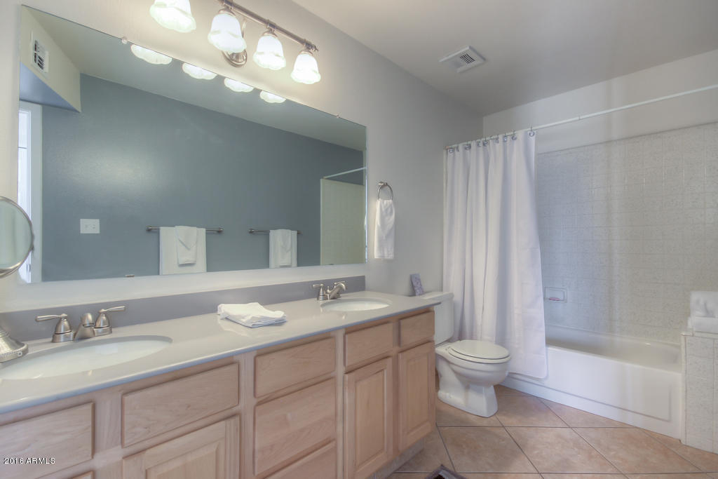 3416 East Cochise Road Phoenix, AZ 85028 - Photo 17 of 43 Bathroom