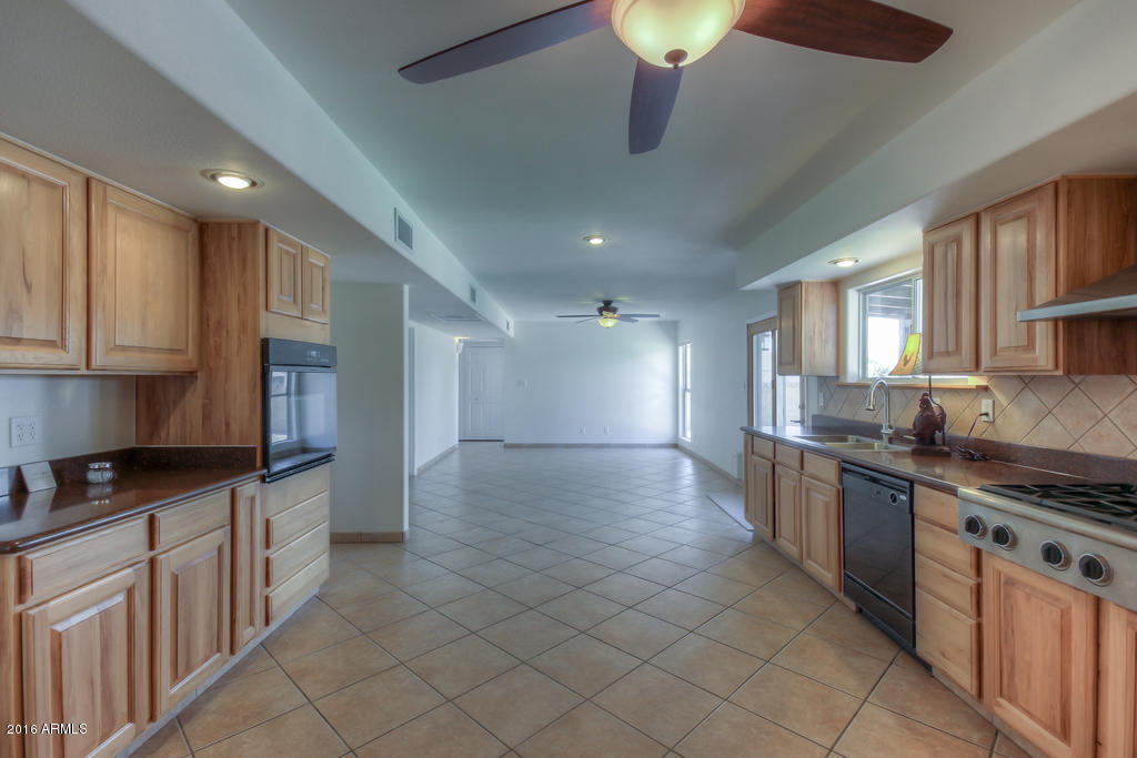 3416 East Cochise Road Phoenix, AZ 85028 - Photo 23 of 43 Kitchen