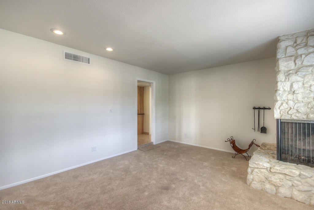 3416 East Cochise Road Phoenix, AZ 85028 - Photo 40 of 43 Living Room