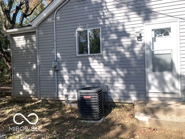 6594 South Jonesville Road Columbus, IN 47201 - Photo 8 of 40