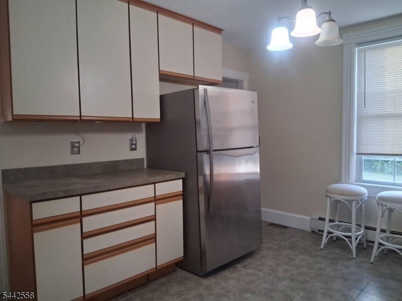 58 Thompson Street Raritan, NJ 08869 - Photo 6 of 11