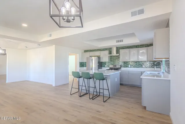 $775,000 | 4 Cielo Del Este, Anthony, NM 88021