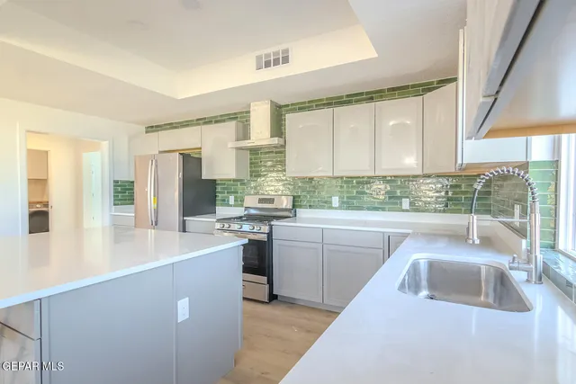 $775,000 | 4 Cielo Del Este, Anthony, NM 88021