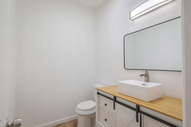 $775,000 | 4 Cielo Del Este, Anthony, NM 88021