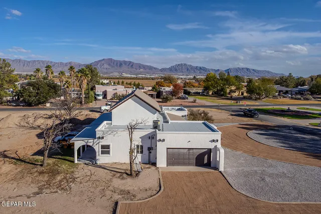 $775,000 | 4 Cielo Del Este, Anthony, NM 88021