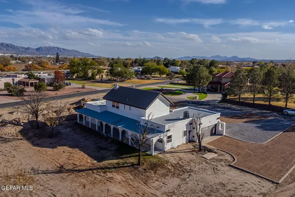 $775,000 | 4 Cielo Del Este, Anthony, NM 88021