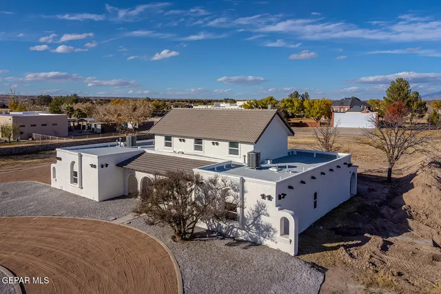 $775,000 | 4 Cielo Del Este, Anthony, NM 88021