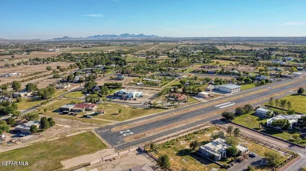 $775,000 | 4 Cielo Del Este, Anthony, NM 88021
