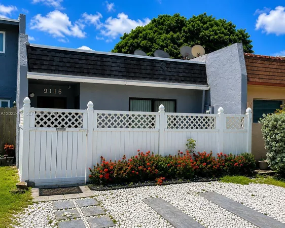 $2,700 | 9116 Northwest 35th Place, Sunrise, FL 33351