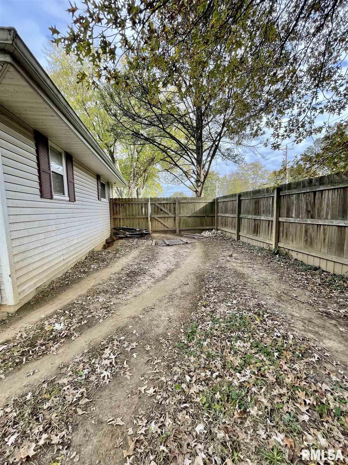 104 Hamilton Road Marquette Heights, IL 61554 - Photo 8 of 33 Gallery Image 8