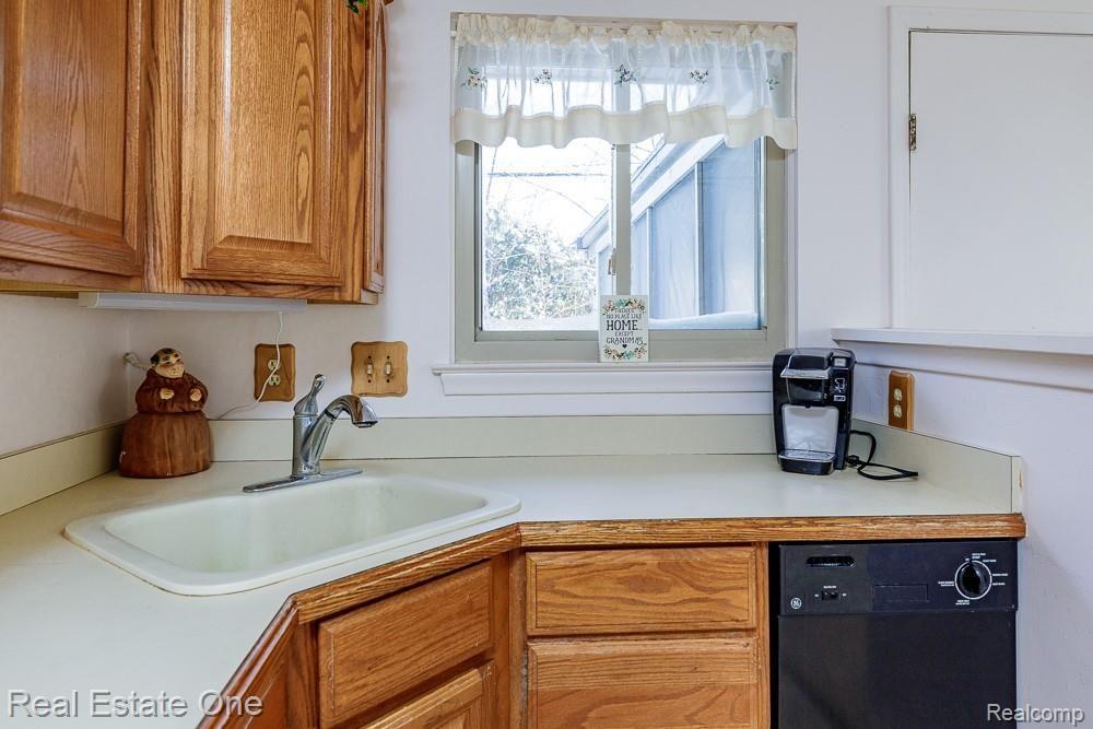 404 Wonder Lane Romeo, MI 48065 - Photo 12 of 28