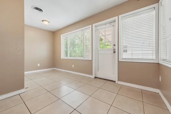 $3,250 | 305 Francis Drive, College Station, TX 77840