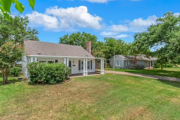 $3,250 | 305 Francis Drive, College Station, TX 77840