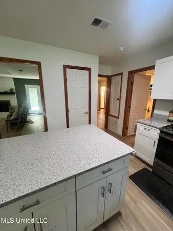 $1,870 | 11258 Laura Lane, Gulfport, MS 39503