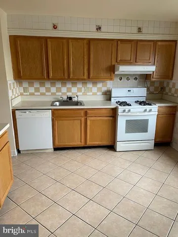 $2,850 | 103 Misty Dale Way, Gaithersburg, MD 20877