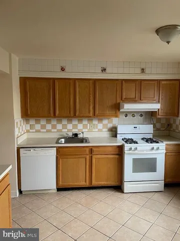 $2,850 | 103 Misty Dale Way, Gaithersburg, MD 20877