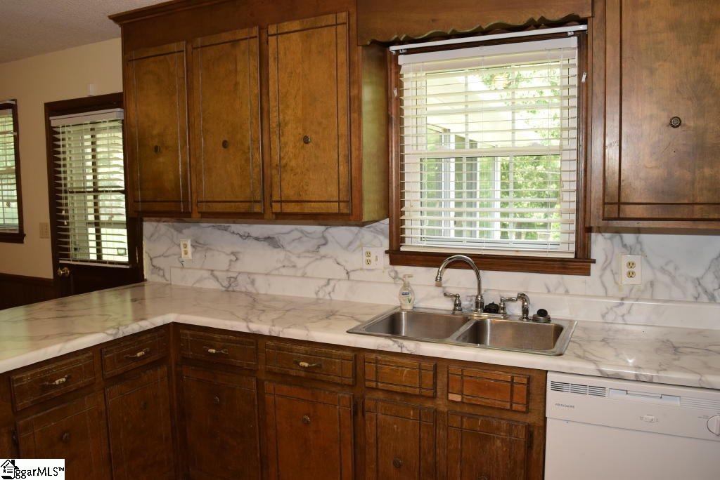 117 Lowry Road Anderson, SC 29621 - Photo 8 of 36