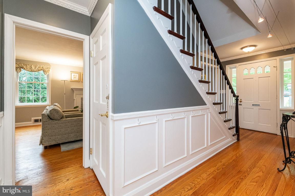 3917 Juniper Road Baltimore, MD 21218 - Photo 11 of 75 Many finishing details throughout