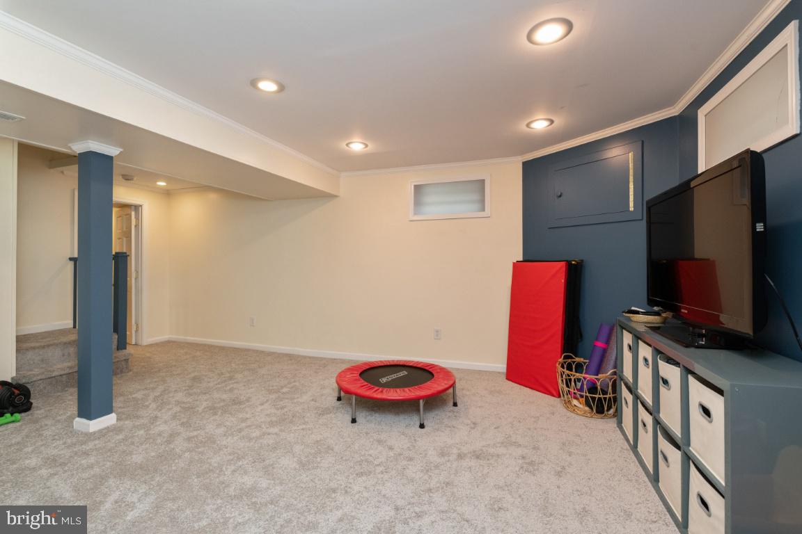 3917 Juniper Road Baltimore, MD 21218 - Photo 39 of 75 Recessed lighting