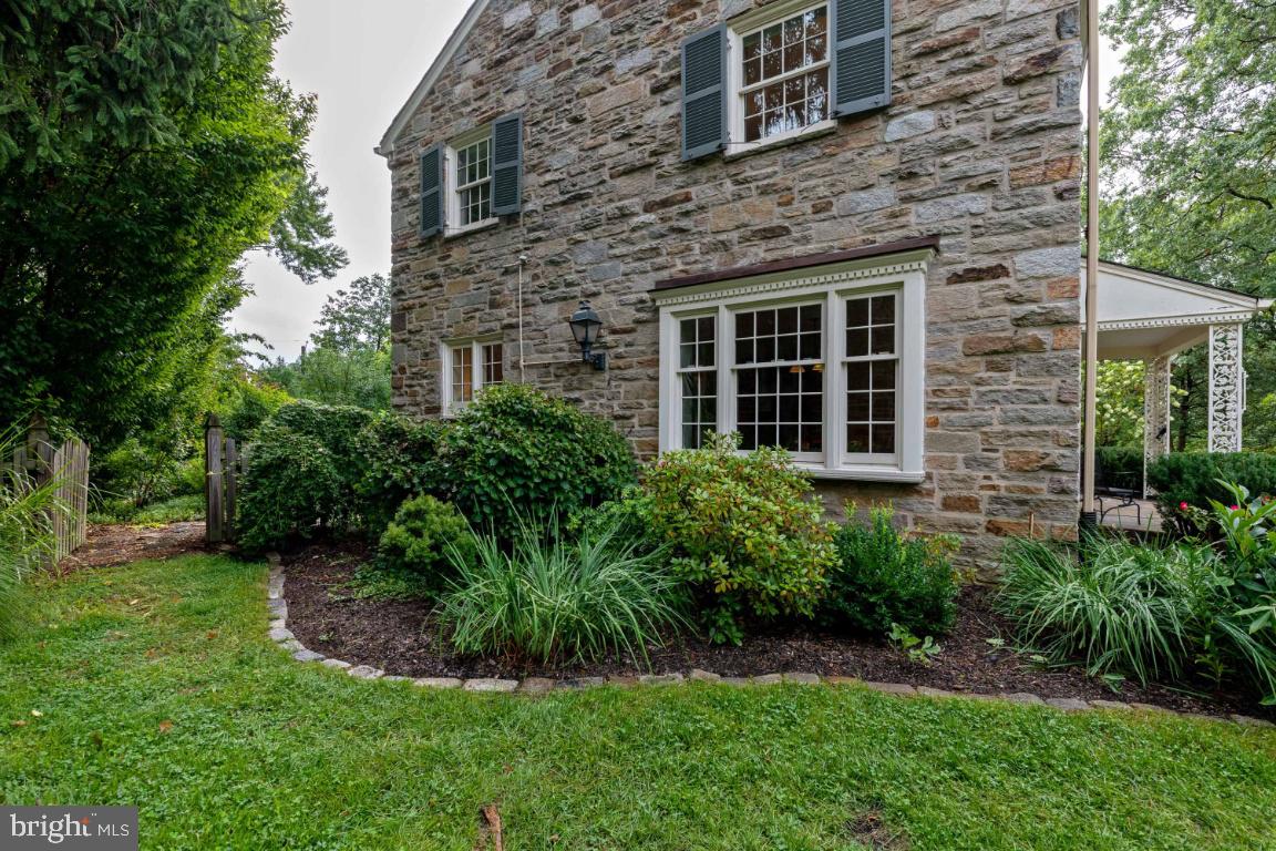 3917 Juniper Road Baltimore, MD 21218 - Photo 71 of 75 Side yard and house