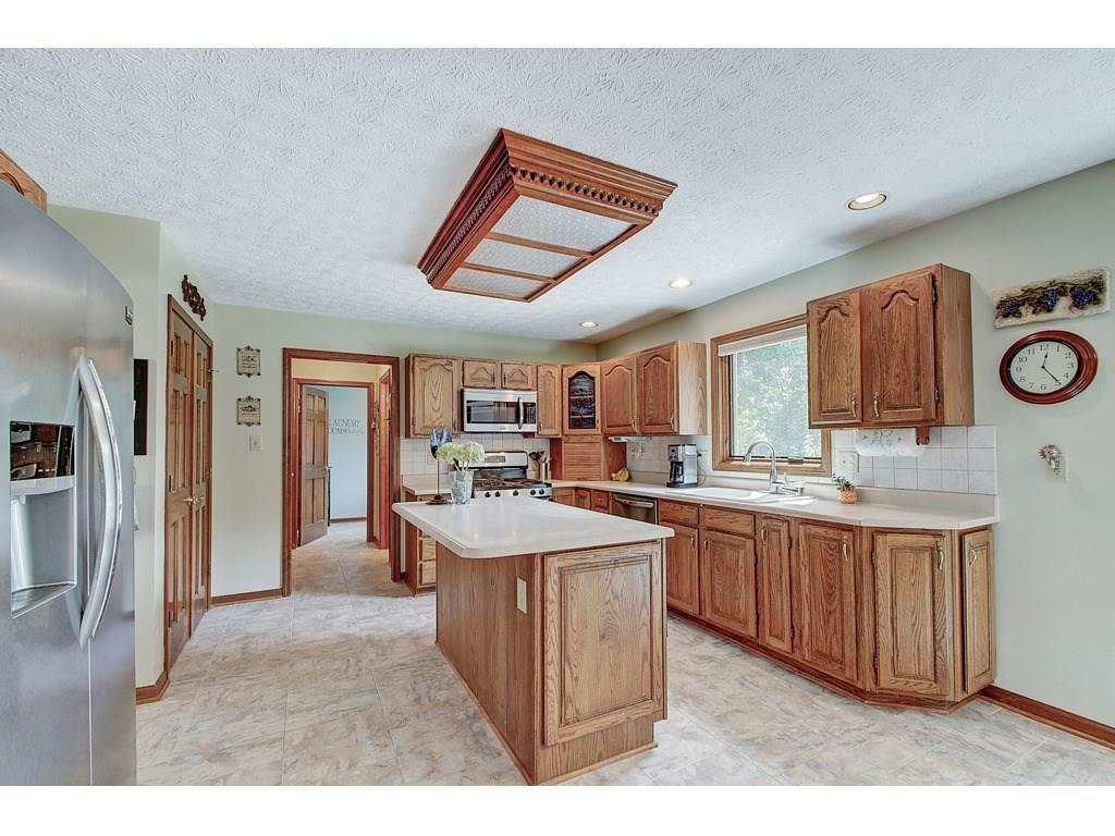 4327 Moss Ridge Circle Indianapolis, IN 46237 - Photo 5 of 25 Gallery Image 5