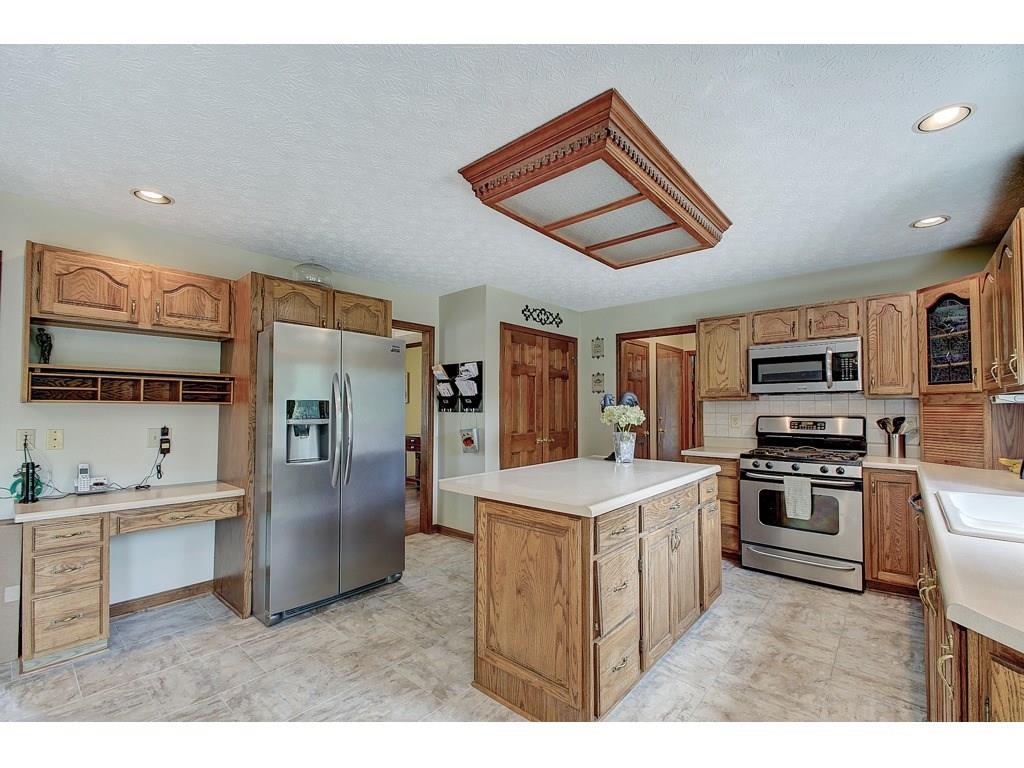 4327 Moss Ridge Circle Indianapolis, IN 46237 - Photo 6 of 25 Gallery Image 6