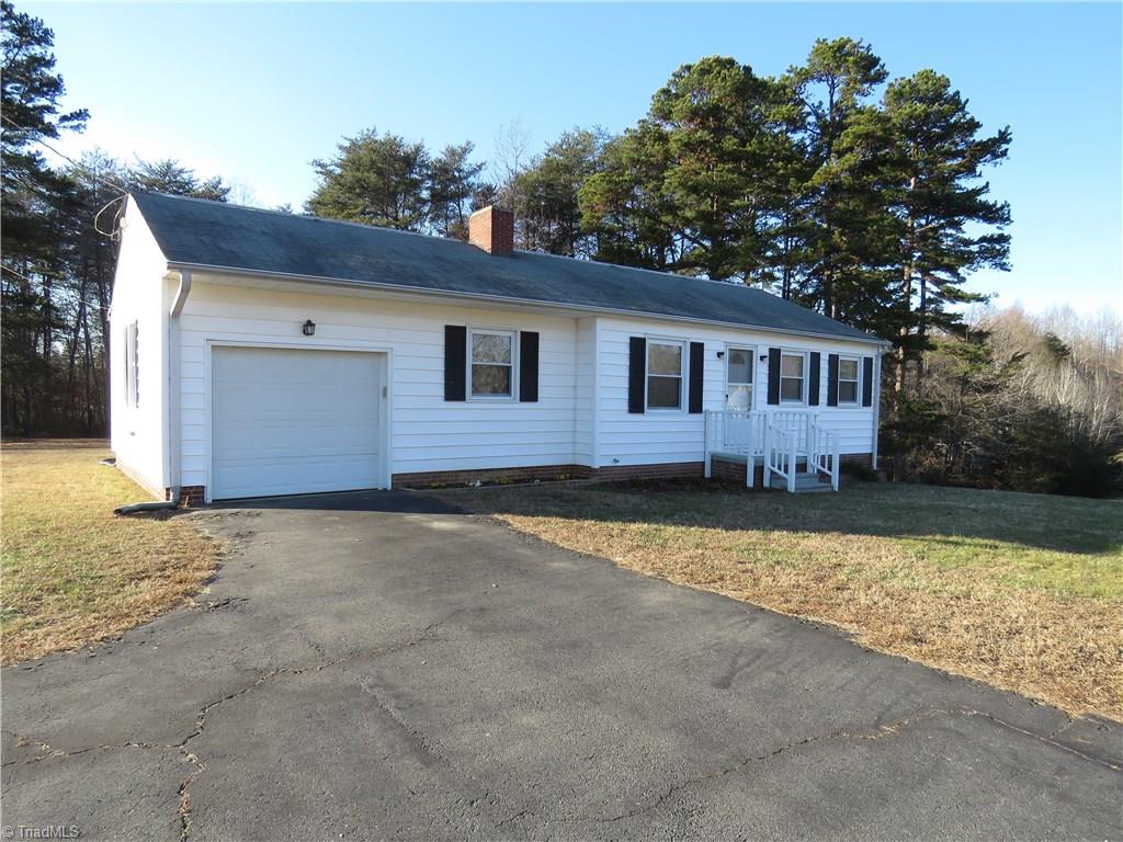 5826 Jones Road Walkertown, NC 27051 - Photo 2 of 29 Front side view of property
