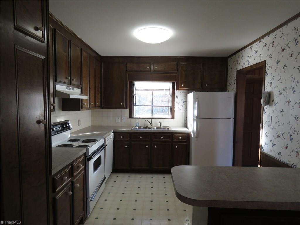 5826 Jones Road Walkertown, NC 27051 - Photo 13 of 29 Kitchen
