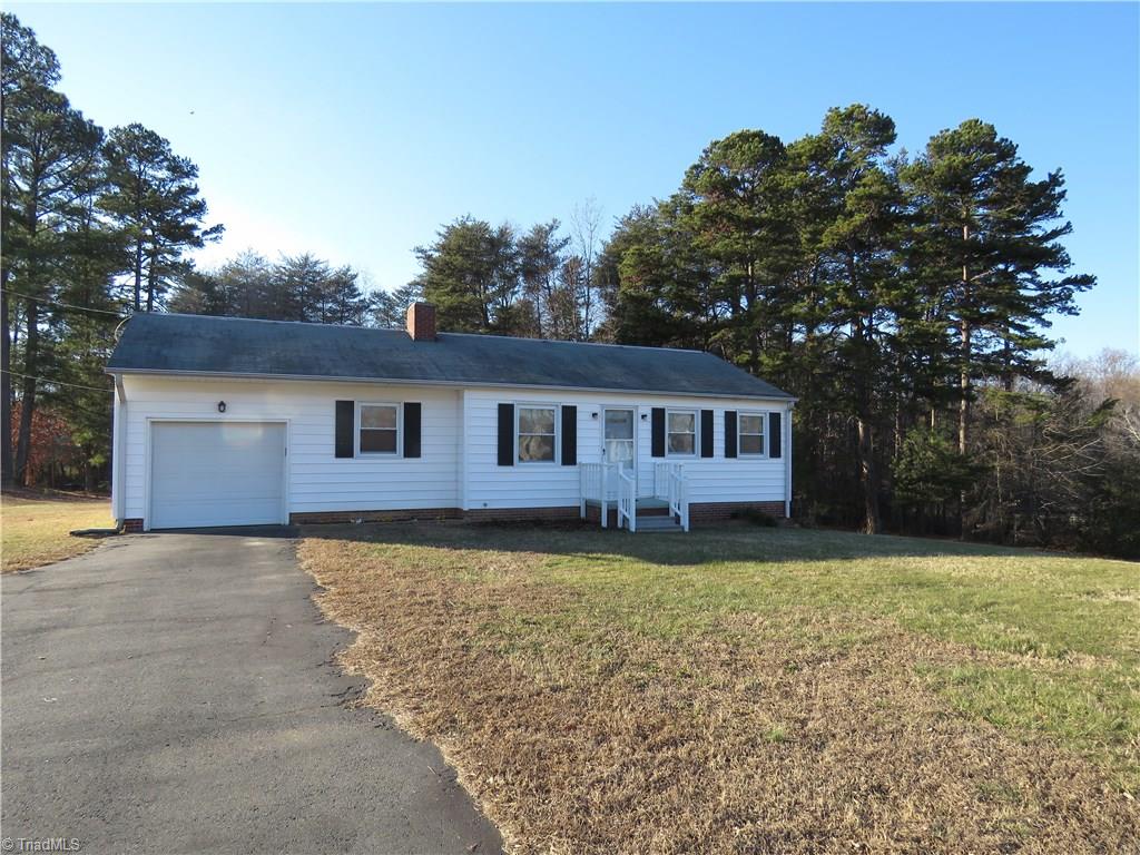 5826 Jones Road Walkertown, NC 27051 - Photo 3 of 29 Front of home