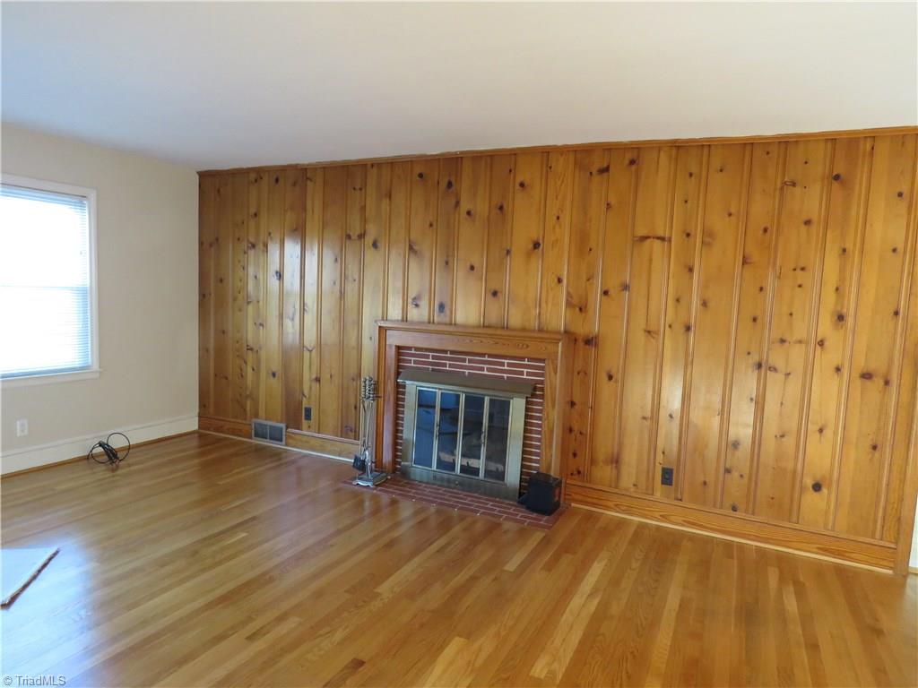 5826 Jones Road Walkertown, NC 27051 - Photo 6 of 29 Living Room