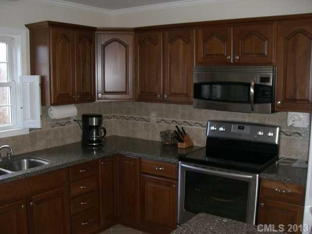 1380 Whitewolf Road Clover, SC 29710 - Photo 3 of 16