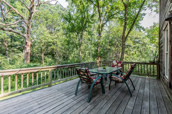 $169,900 | 3 Poplar Drive, Putnam, IL 61560