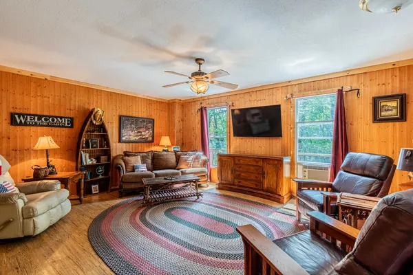 $169,900 | 3 Poplar Drive, Putnam, IL 61560