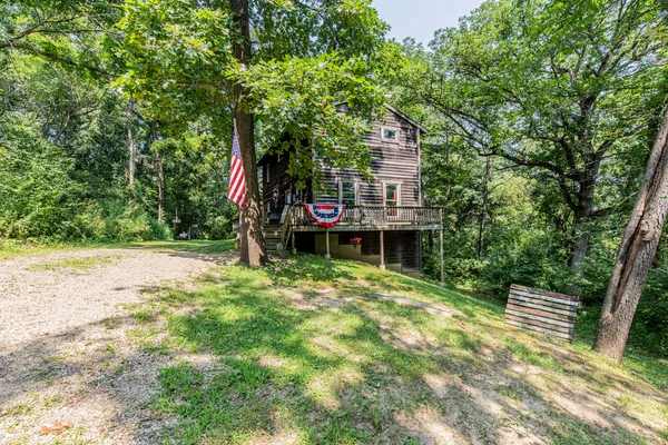 $169,900 | 3 Poplar Drive, Putnam, IL 61560