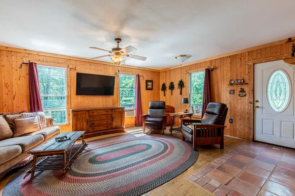 $169,900 | 3 Poplar Drive, Putnam, IL 61560