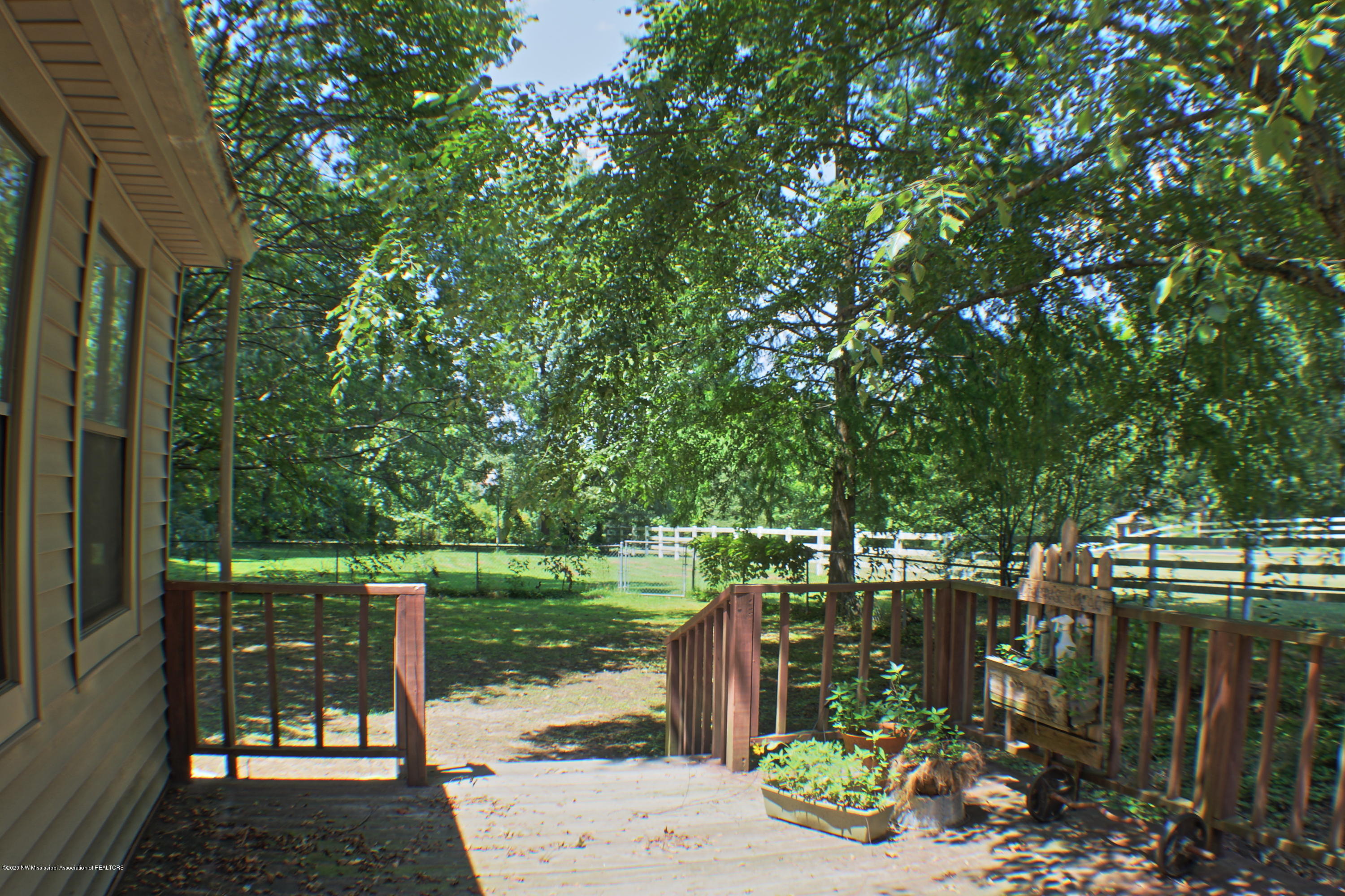 474 Pleasant Hill Road Nesbit, MS 38651 - Photo 5 of 13 Deck