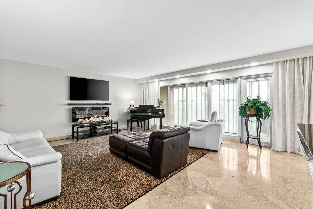 4301 North Ocean Boulevard, Unit 1107 Boca Raton, FL 33431 - Photo 5 of 29 004-4301NorthOceanBoulevard-A1107-BocaRa