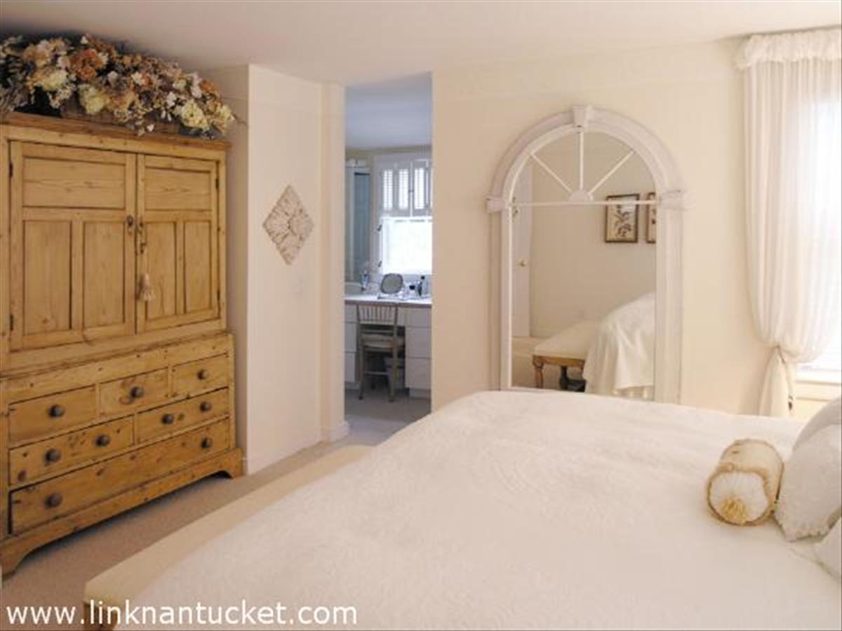 28 Cato Lane Nantucket, MA 02554 - Photo 8 of 13 Gallery Image 8