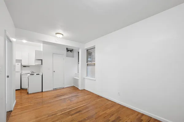 $3,895 | 320 East 49th Street, Unit 23 | Midtown East