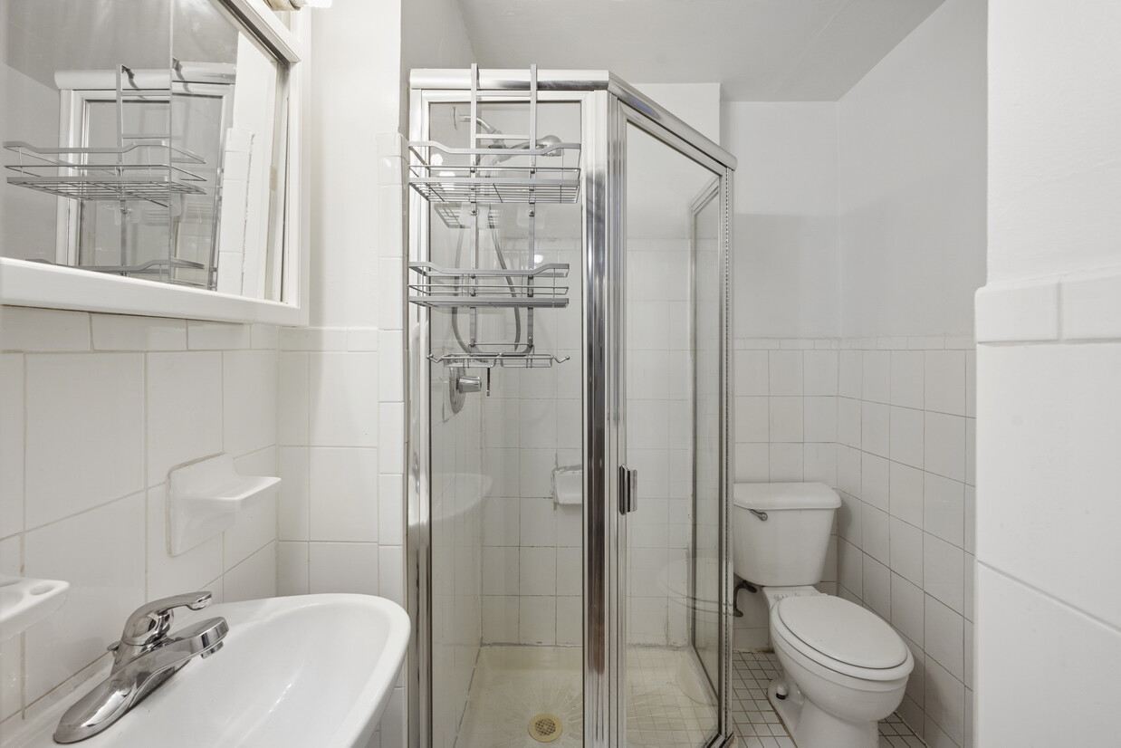 320 East 49th Street, Unit 23 Manhattan, NY 10017 - Photo 5 of 6