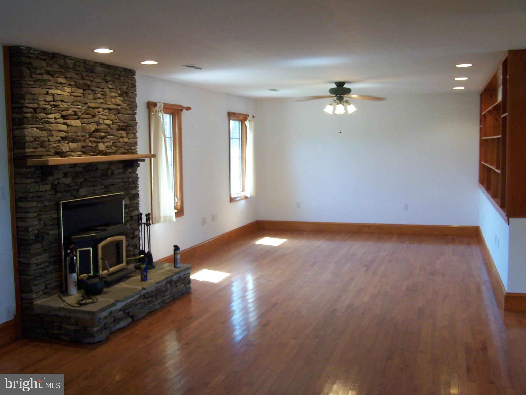 8455 Broad Neck Road Chestertown, MD 21620 - Photo 6 of 15 Living Room