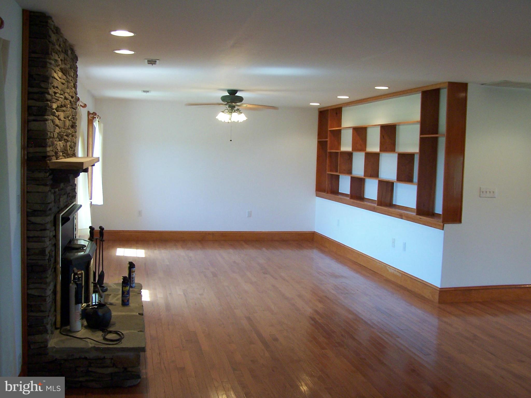 8455 Broad Neck Road Chestertown, MD 21620 - Photo 7 of 15 Living Room